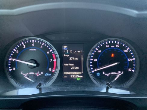 Used 2017 Toyota Highlander SE image 20