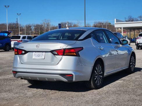 Used 2024 Nissan Altima 2.5 SV image 5
