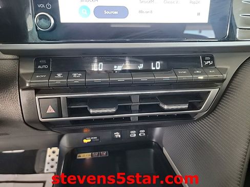 Used 2025 Toyota Camry SE FWD image 15