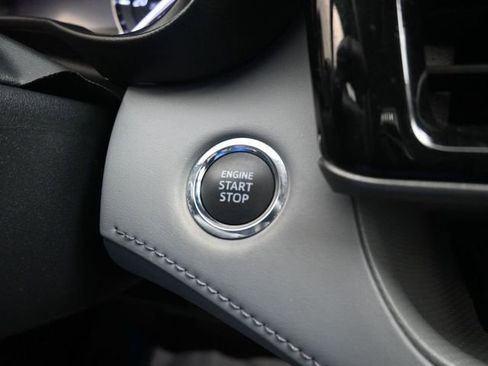 Used 2023 Toyota Highlander XLE image 11