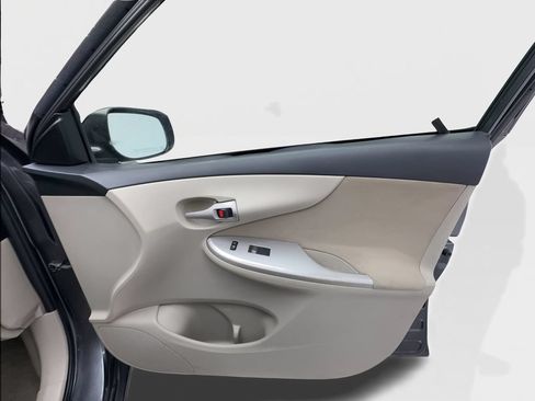 Used 2011 Toyota Corolla LE FWD image 28