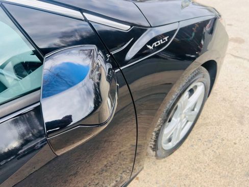 Used 2017 Chevrolet Volt LT w/ Comfort Package image 7