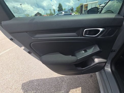 Used 2025 Honda Civic Sport image 11