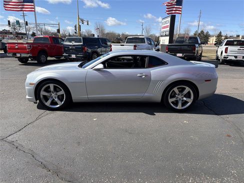 Used 2010 Chevrolet Camaro SS w/ RS Package RWD image 4
