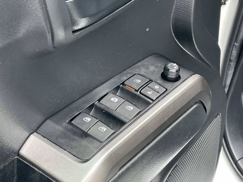 Used 2022 Toyota Tacoma SR5 w/ Technology Package RWD image 16