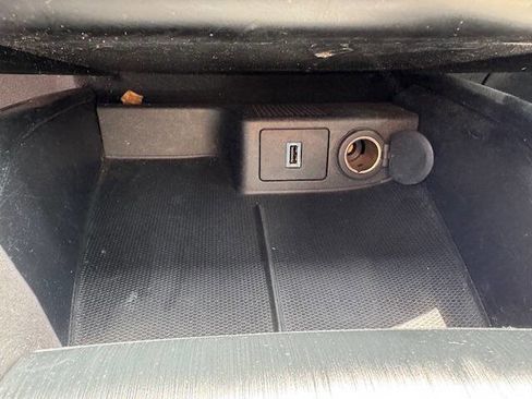 Used 2020 Ford Escape SE image 37