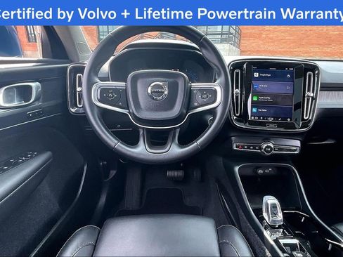 Used 2025 Volvo XC40 B5 Plus image 8