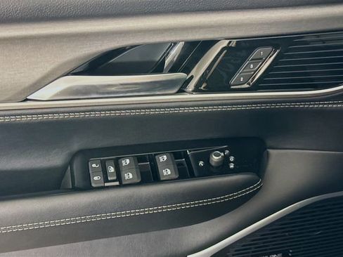 New 2026 Jeep Grand Wagoneer 4WD image 17