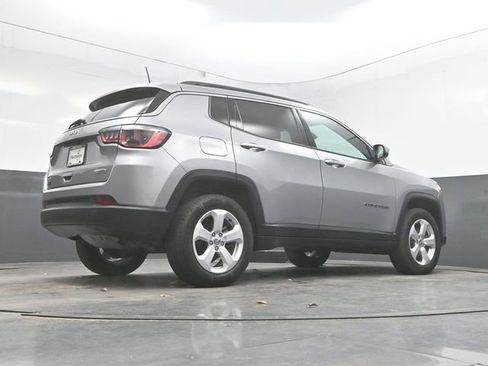 Used 2020 Jeep Compass Latitude w/ Cold Weather Group image 39