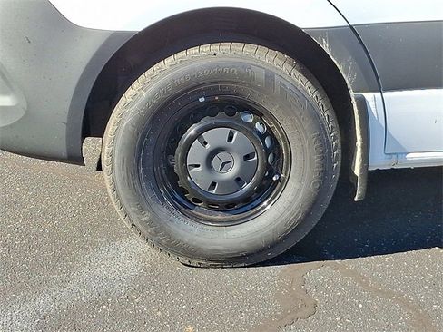 Used 2025 Mercedes-Benz Sprinter 2500 image 8