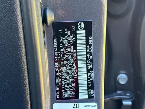 Certified 2025 Lexus ES 350 w/ Accessory Package (Z2) FWD image 40