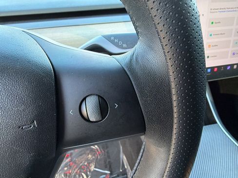 Used 2021 Tesla Model Y 2WD image 28