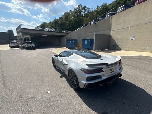 Used 2026 Chevrolet Corvette Z06 RWD image 7