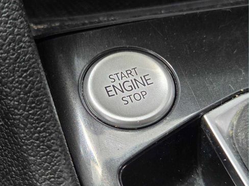Used 2023 Volkswagen Tiguan SE FWD image 24