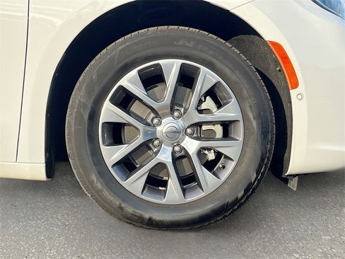 Certified 2024 Chrysler Pacifica Pinnacle image 34