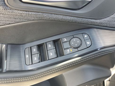 Used 2022 Nissan Rogue SV FWD image 26