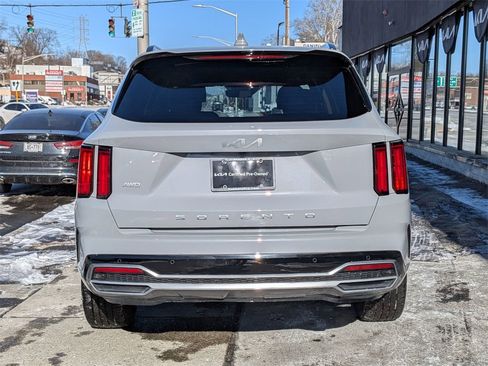 Certified 2022 Kia Sorento SX image 7