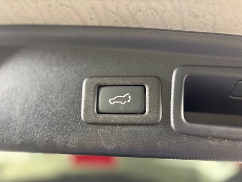 Used 2018 Subaru Forester 2.5i Touring w/ Popular Package #3B AWD/4WD image 47