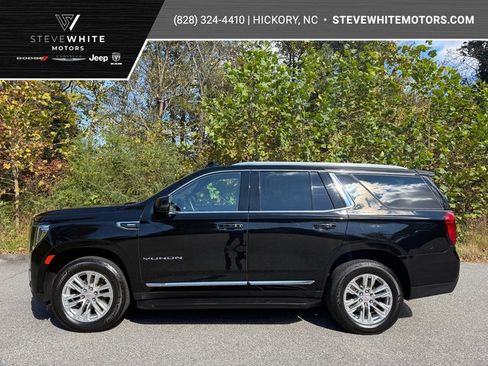 Used 2022 GMC Yukon SLT w/ SLT Premium Package image 1