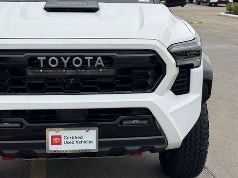 Certified 2025 Toyota Tacoma TRD Pro AWD/4WD image 4