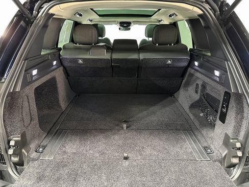 Used 2023 Land Rover Range Rover SE image 18