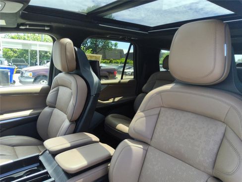 Used 2025 Lincoln Navigator L Black Label AWD/4WD image 19