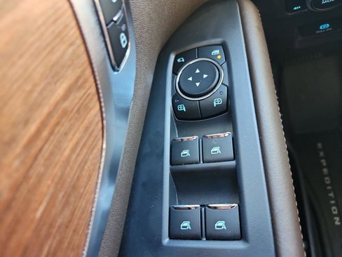 Used 2025 Ford Expedition Max King Ranch image 26