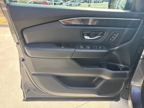 Used 2025 Honda Pilot Elite image 14