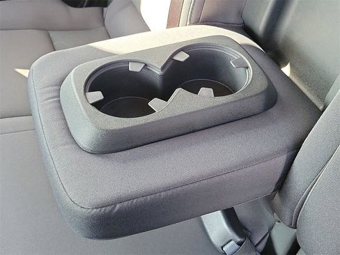 Certified 2025 Nissan Frontier SV image 18