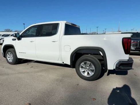 New 2026 GMC Sierra 1500 SLE image 6