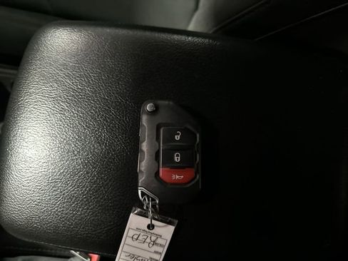 Used 2018 Jeep Wrangler Unlimited Sport S image 33