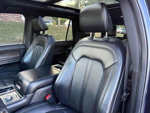 Used 2021 Ford Expedition Limited image 12