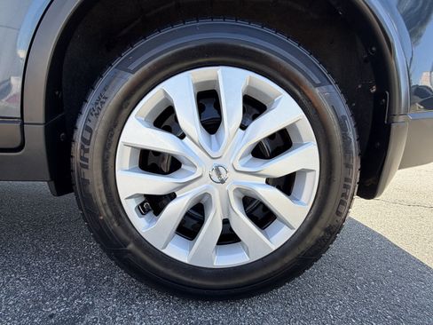 Used 2016 Nissan Rogue S FWD image 11