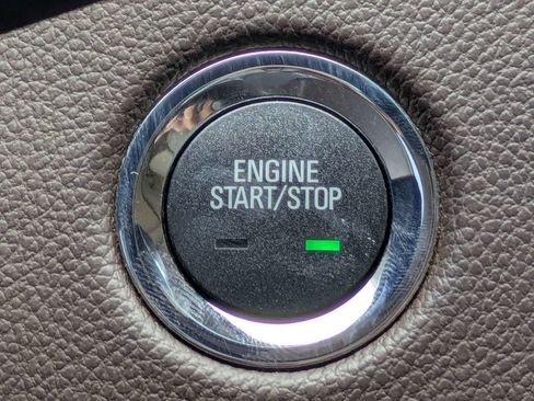Used 2015 Cadillac SRX Luxury w/ Driver Awareness Package FWD image 32