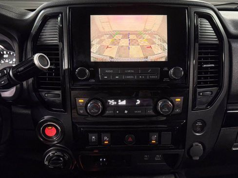 Used 2023 Nissan Titan SV w/ SV Convenience Package image 25