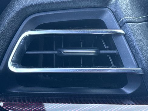 Used 2025 Chevrolet Traverse Z71 image 30