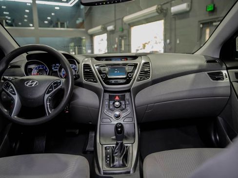 Used 2016 Hyundai Elantra SE w/ Option Group 02 image 10