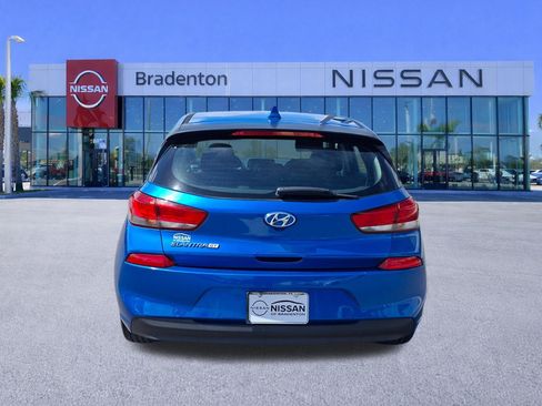 Used 2018 Hyundai Elantra GT FWD image 6
