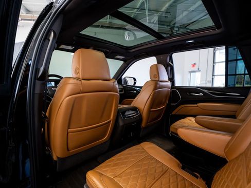 Used 2022 Cadillac Escalade Premium Luxury RWD image 46