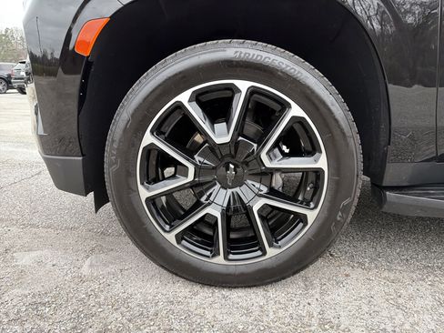 Used 2024 Chevrolet Suburban RST w/ Luxury Package image 13