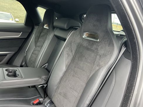 Used 2023 Jaguar F-PACE SVR image 33