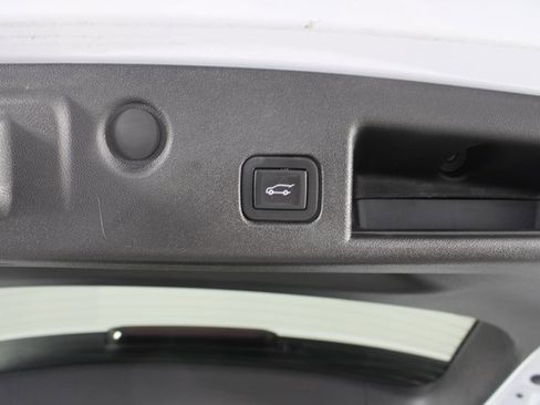 Used 2024 Chevrolet Equinox LT image 18