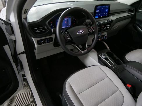 Used 2026 Ford Escape Active w/ Cold Weather Package AWD/4WD image 16