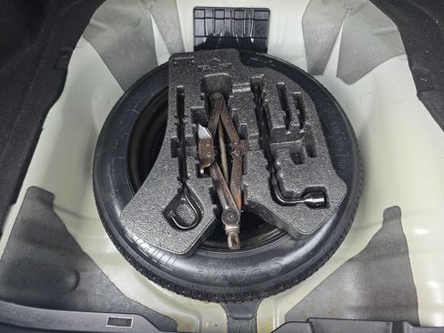 Used 2013 Acura ILX w/ Premium Package image 27