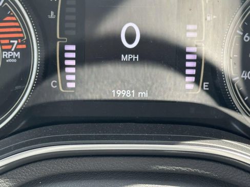 Used 2020 Jeep Cherokee Latitude Plus FWD image 21