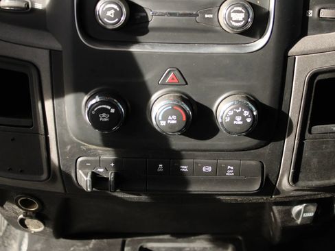 Used 2016 RAM 3500 Tradesman w/ Chrome Appearance Group image 22