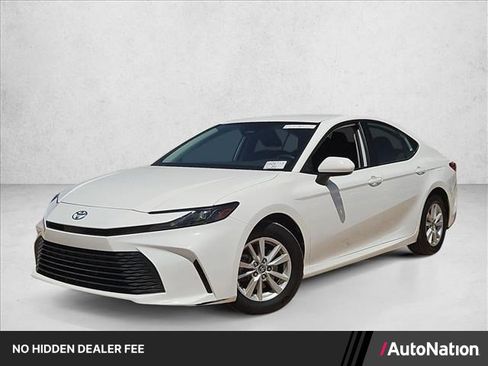 Used 2025 Toyota Camry LE FWD image 1