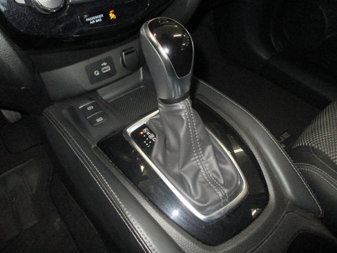 Used 2020 Nissan Rogue Sport SV w/ Technology Package image 25