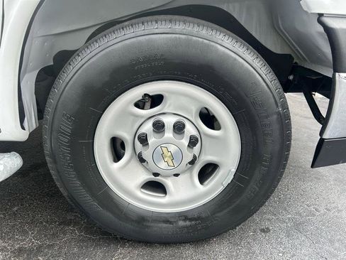 Used 2023 Chevrolet Express 2500 w/ Driver Convenience Package image 30