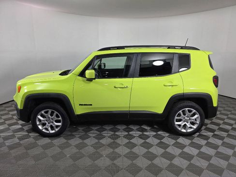 Used 2018 Jeep Renegade Latitude w/ Cold Weather Group image 2